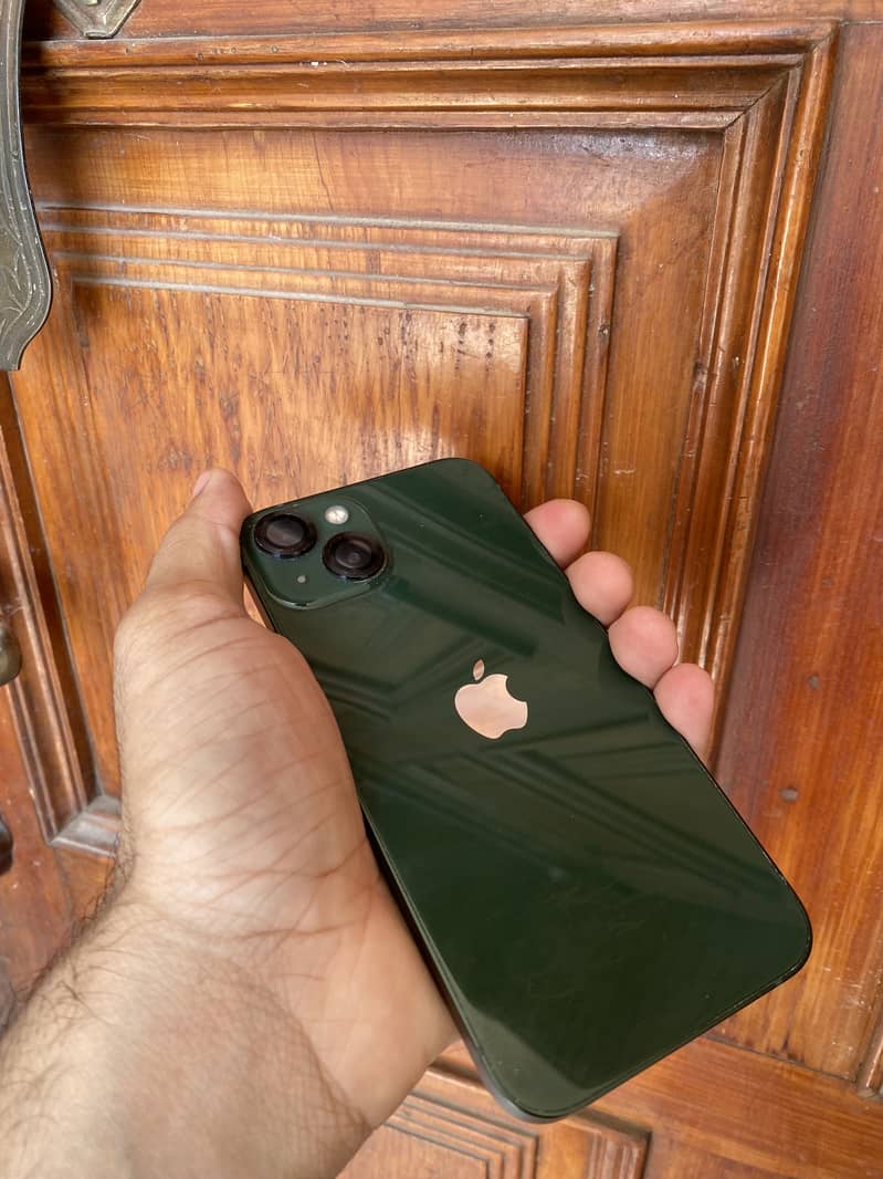 Apple iPhone 13 4