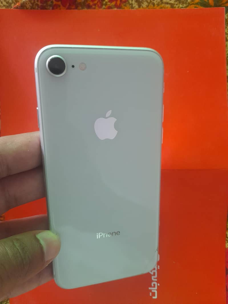 Apple iPhone 8 1