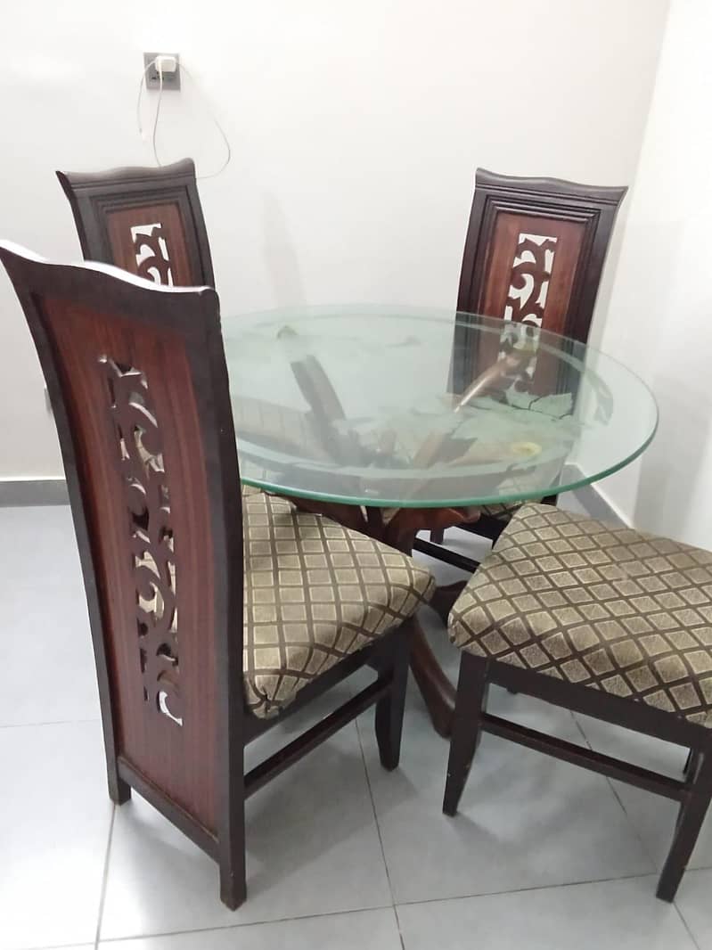 4 seater Dinning table 2