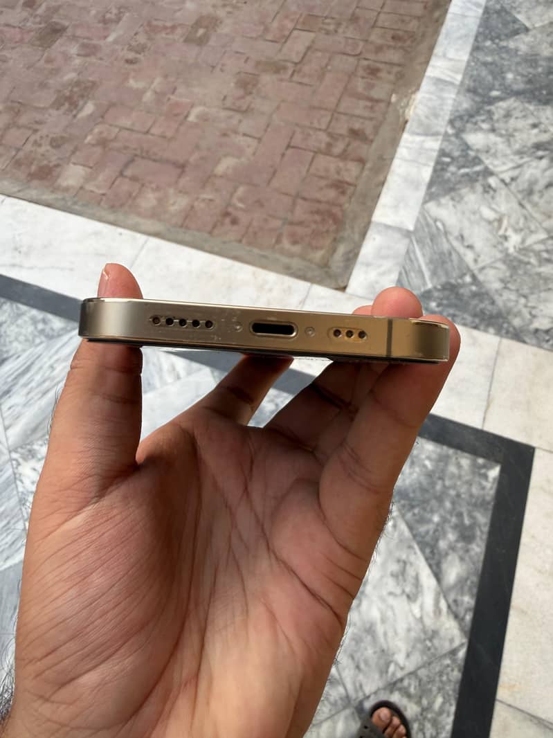 iphone 12 pro with box 4