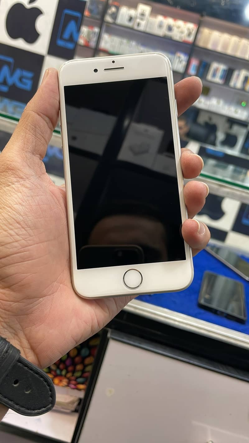 iPhone 8 (FU - 4month Sim time) 1