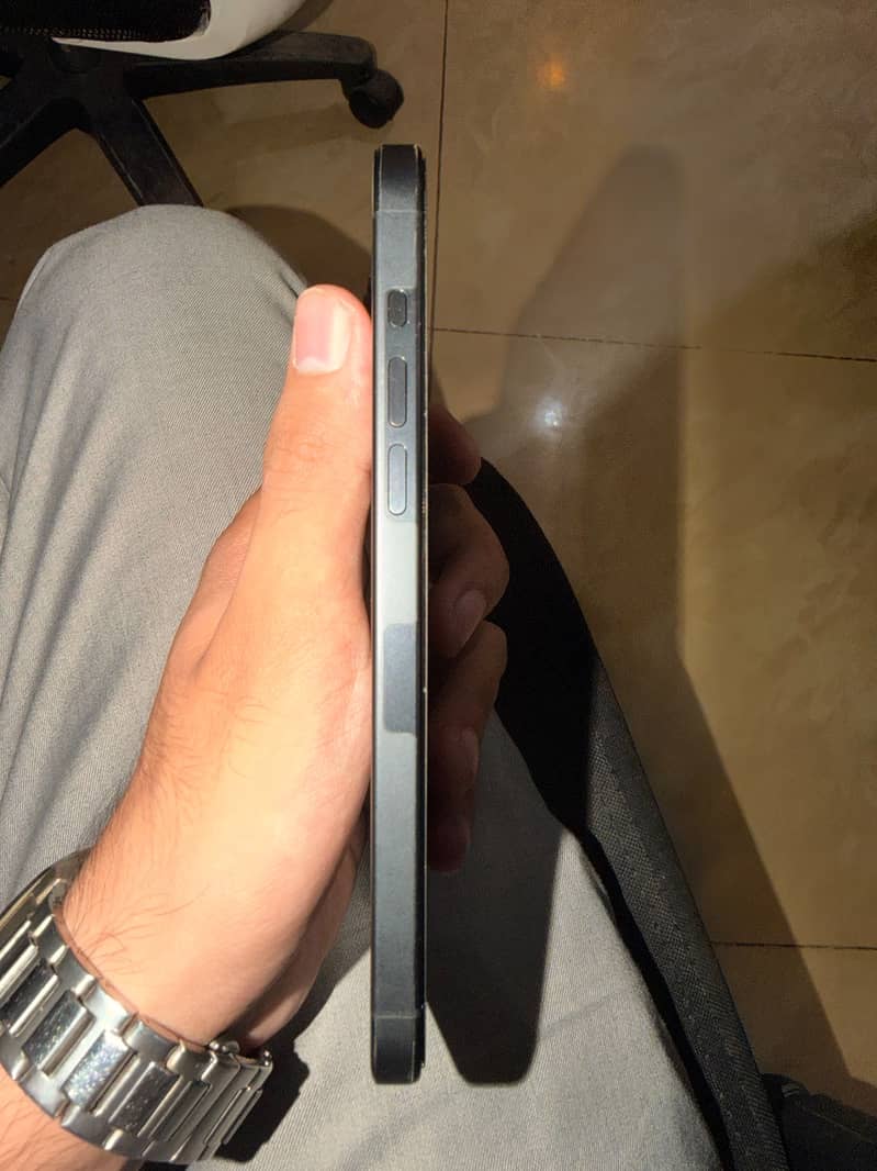Apple iPhone 15 Pro Max 0