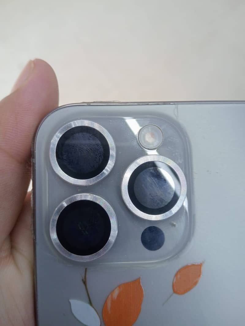 Apple iPhone 15 Pro Max 6