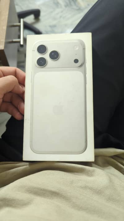 iphone 17 pro max | 256 gb | 10/10 condition | under warranty
