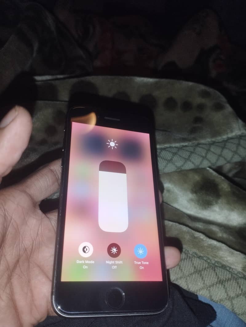 Apple iPhone 8 5