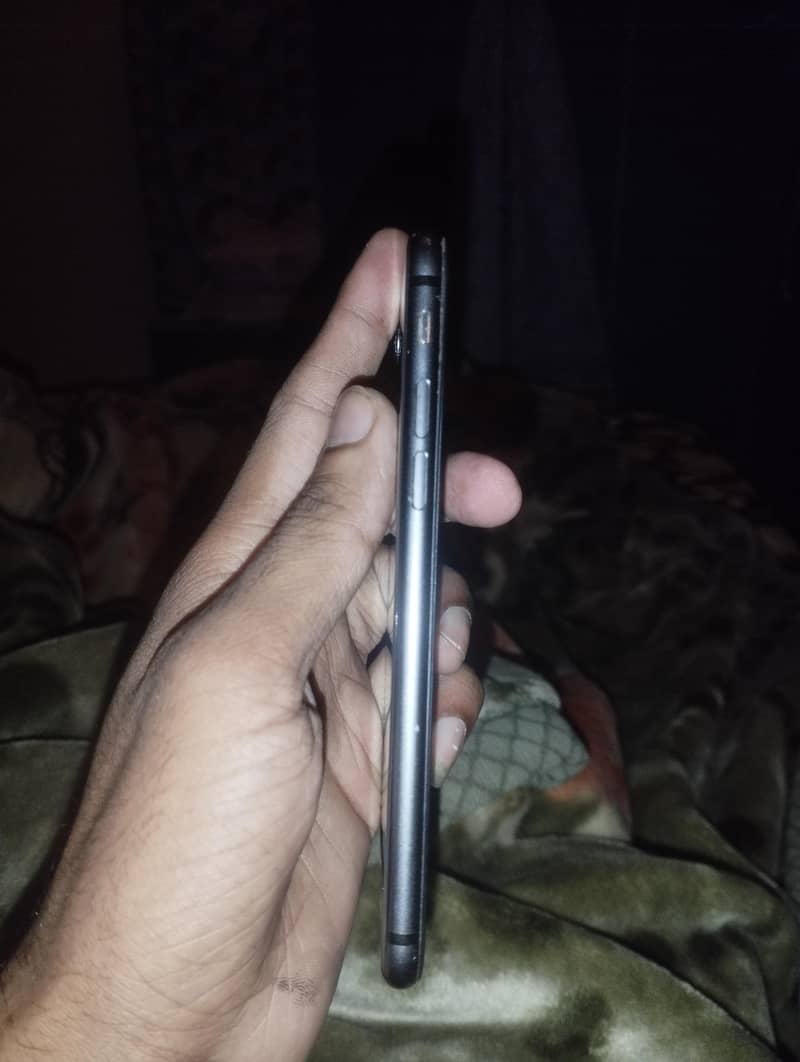 Apple iPhone 8 11