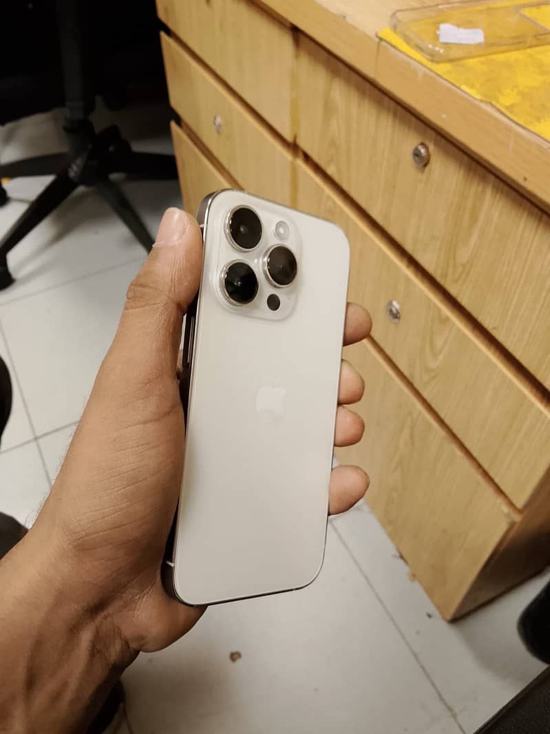 Apple iPhone 14 Pro 0