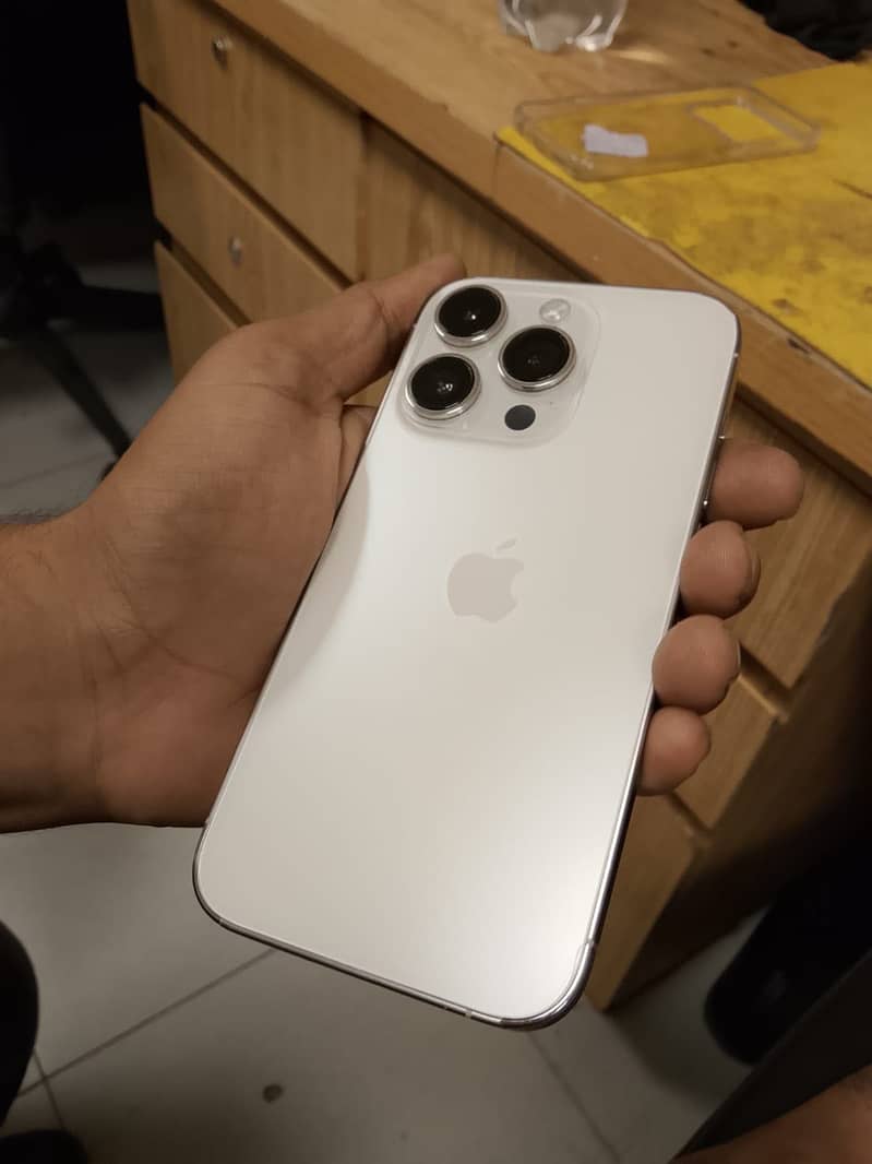 Apple iPhone 14 Pro 4