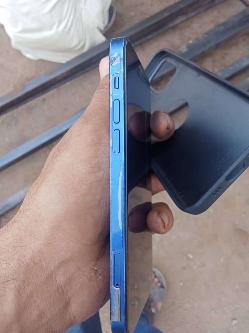 Apple iPhone 12 5