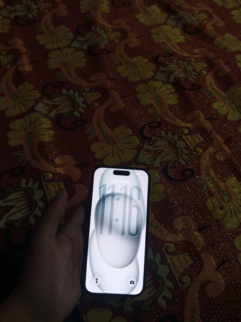 Apple iPhone 15 2