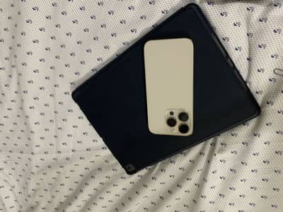 Apple iPhone 14 Pro 256gb golden colour