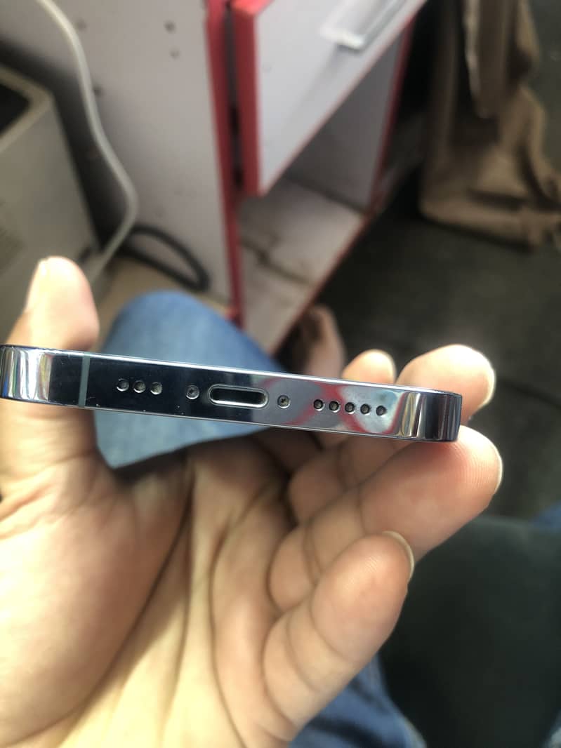 Apple iPhone 13 Pro 4