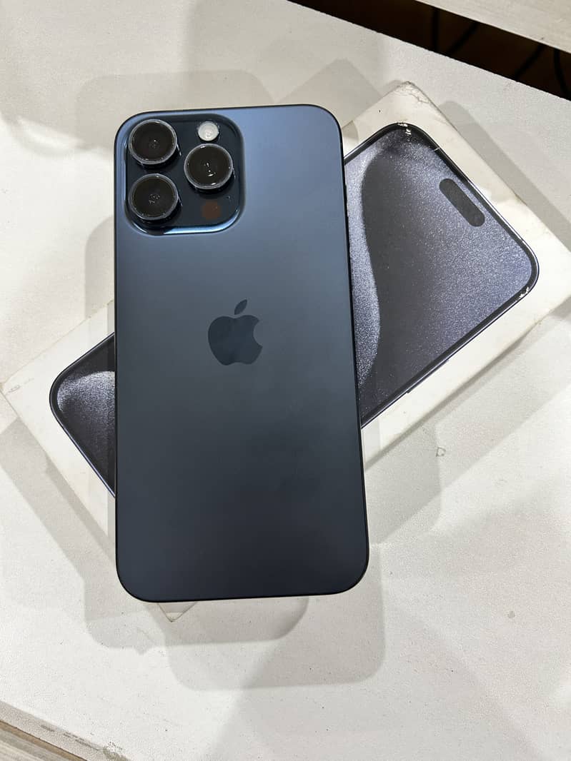 Apple iPhone 15 pro Max 0