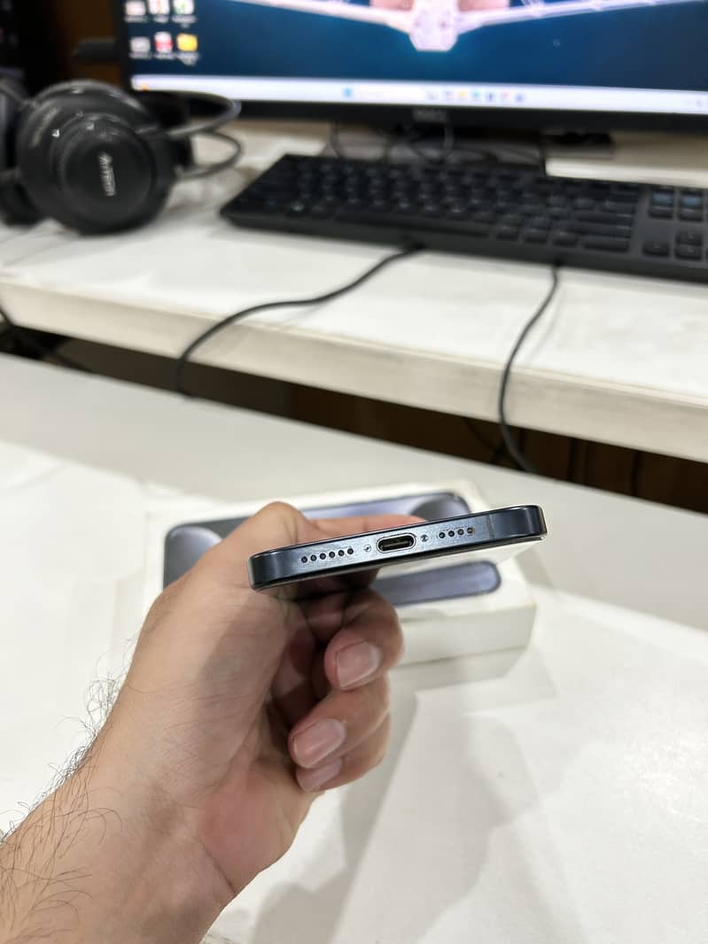Apple iPhone 15 pro Max 5