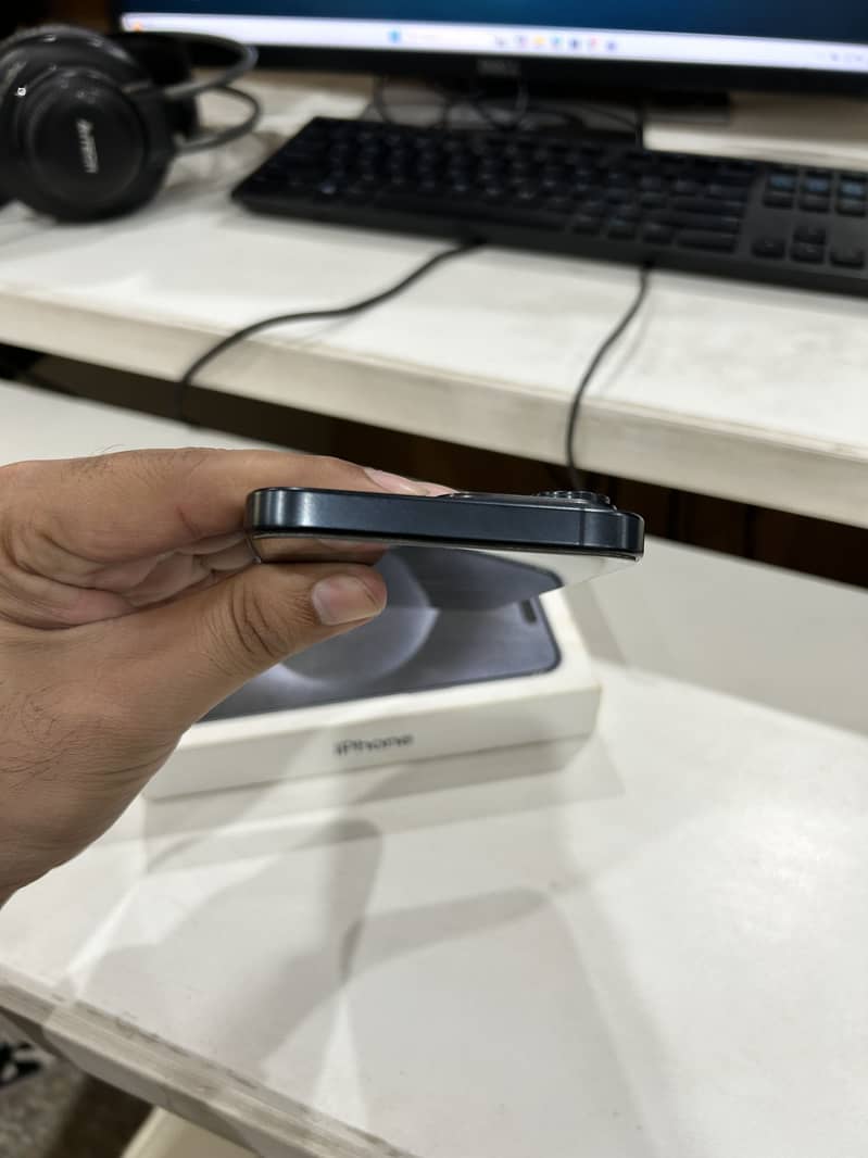 Apple iPhone 15 pro Max 6