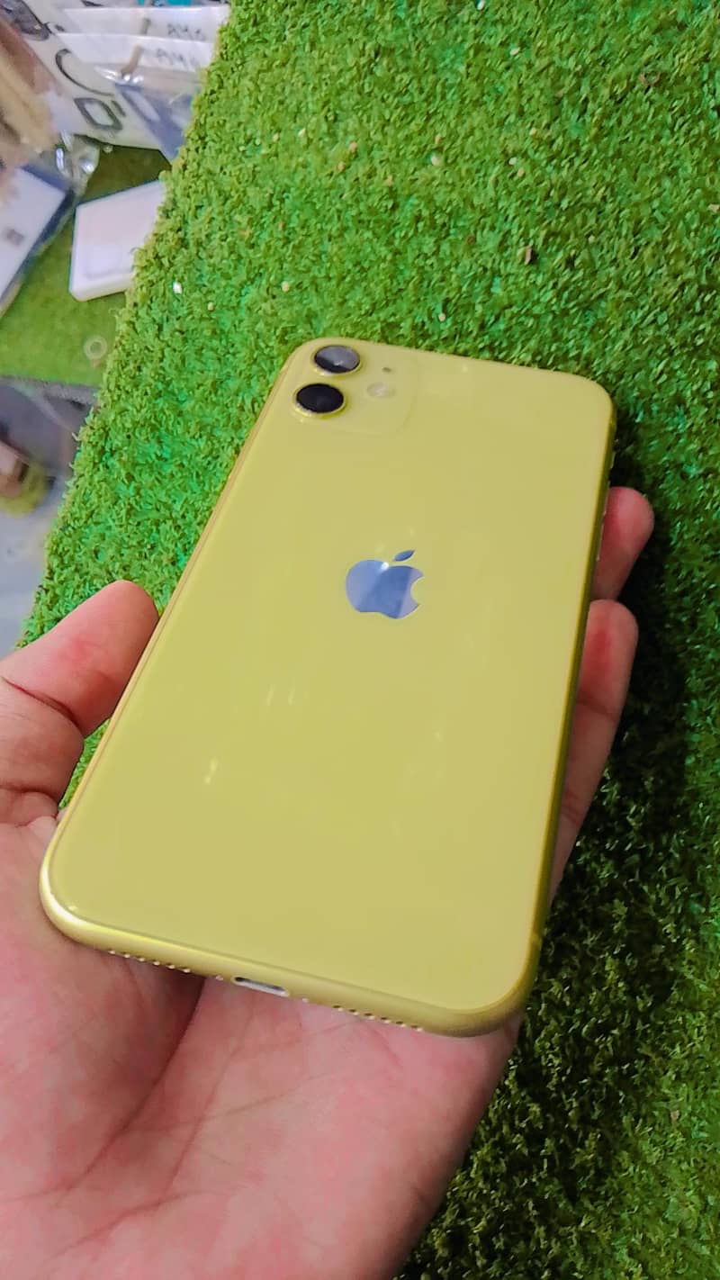 Apple iPhone 11 4