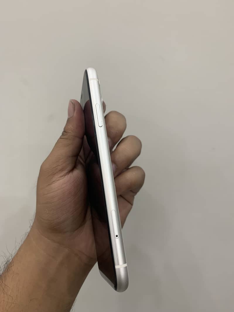 Apple iPhone 11 2