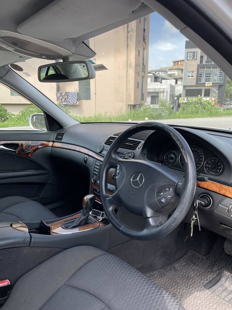 Mercedes E Class 2003 12