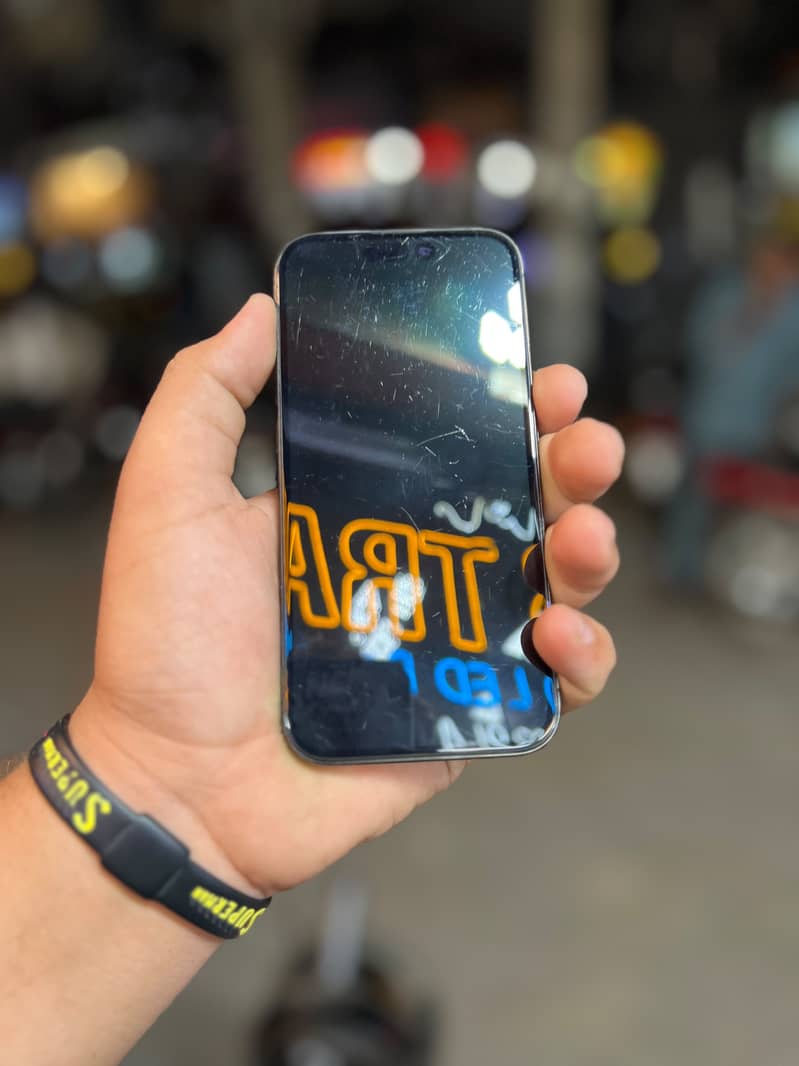 Apple iPhone 15 Pro 0