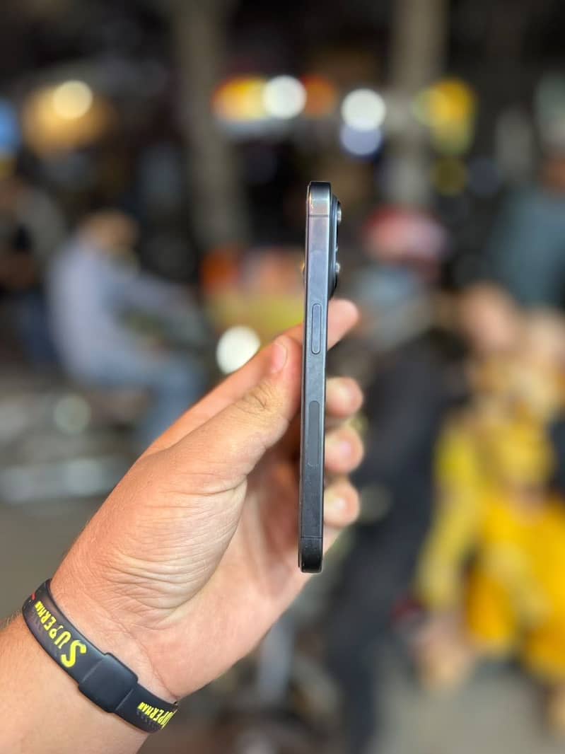 Apple iPhone 15 Pro 3