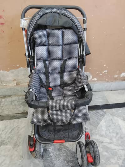 folding an umbrella stroller