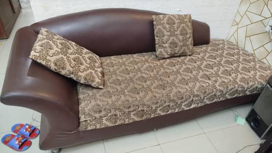 Dewan couch