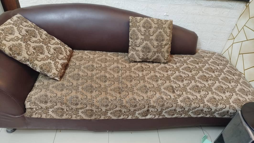 Dewan couch 1