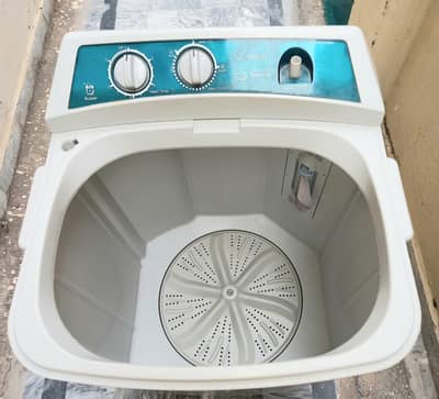 Haier Single Tube washing Machine (Used)- 8 kg -Rs:15000/-