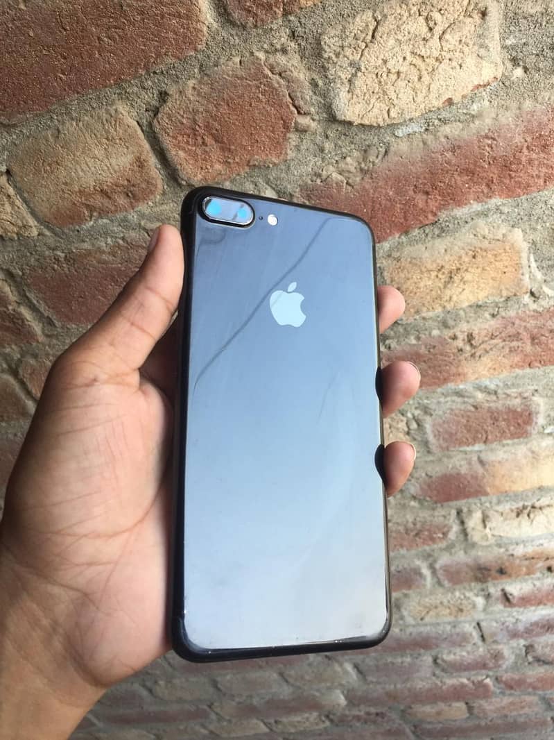 Apple iPhone 7 Plus 1