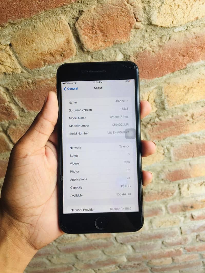 Apple iPhone 7 Plus 2