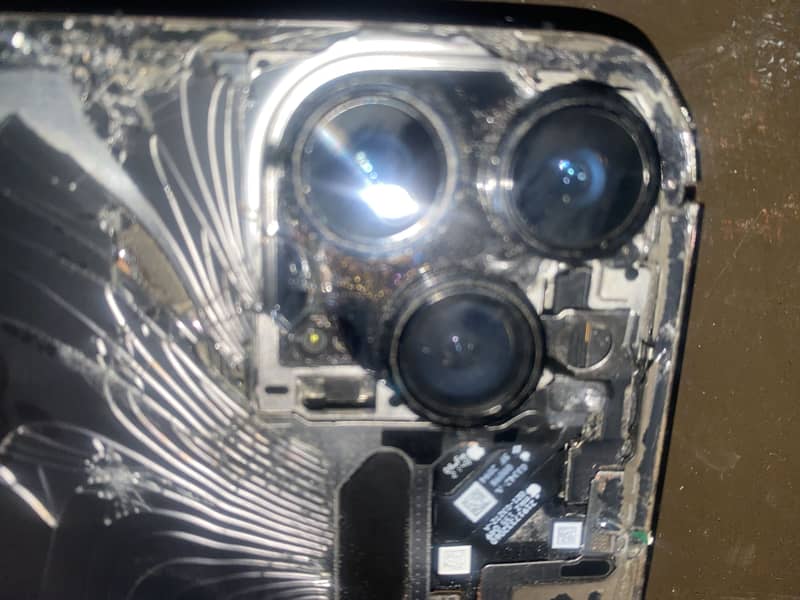 Apple iPhone 13 Pro 3