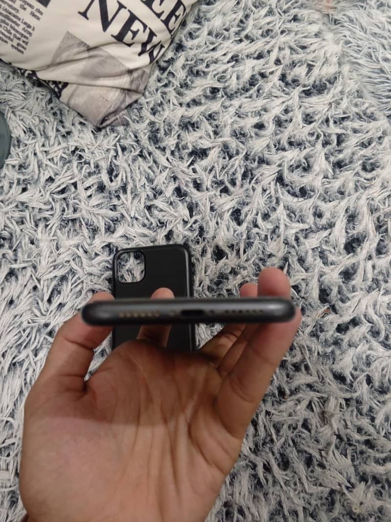 Apple iPhone 11 5
