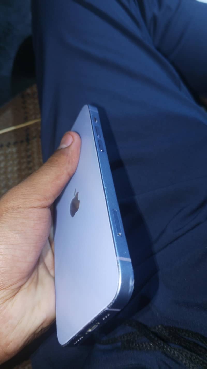 Apple iPhone 12 2