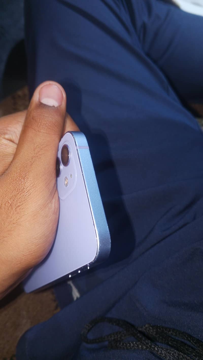 Apple iPhone 12 3