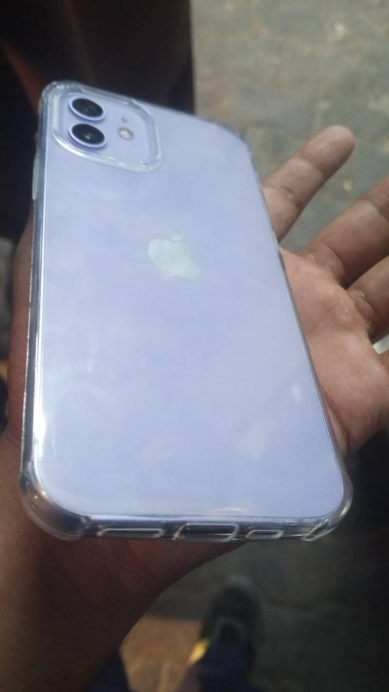 Apple iPhone 12 6