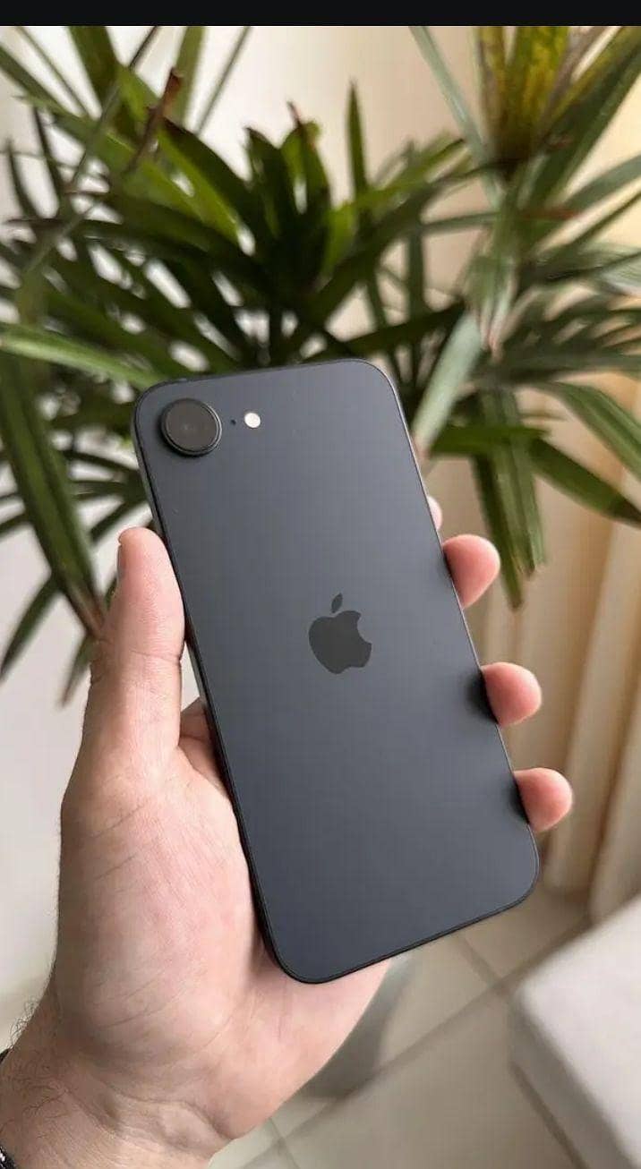 Apple iPhone 16e 0