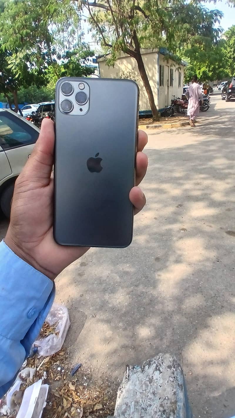 Apple iPhone 11 Pro Max 0