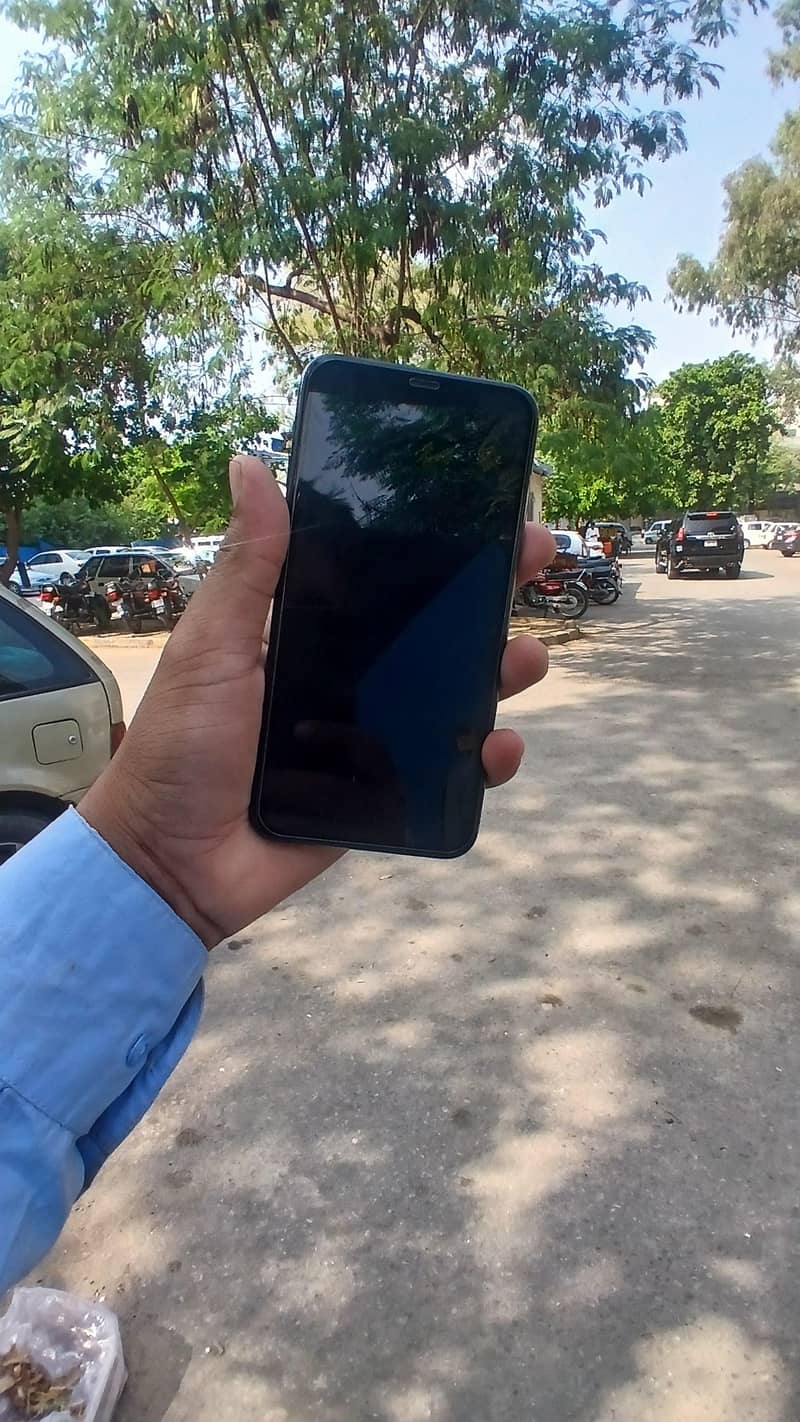 Apple iPhone 11 Pro Max 1