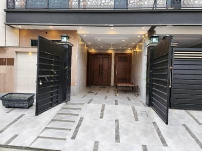 5 MARLA BRAND New Luxery Ultra Modern Stylish Style House Available For Sale In Joher Town Phase Ii Near Emporium Mall Lahore