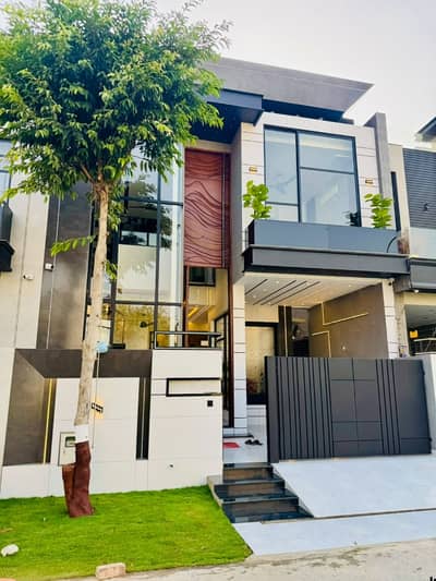 5 MARLA ELEGANT AND FULLY MAINTAINED MODERN BUNGALOW IS AVAILABLE IN THE BEST BLOCK OF DHA LAHORE.