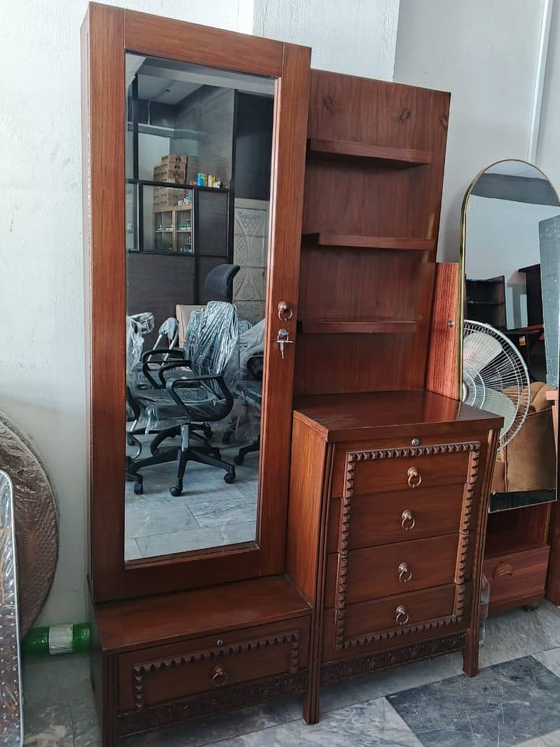 Dressing Table with mirror 1