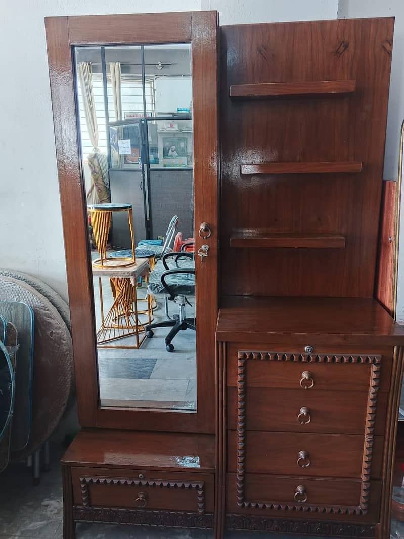 Dressing Table with mirror 2
