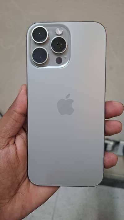 Apple iPhone 16 Pro Max