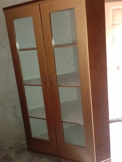 corner showcase