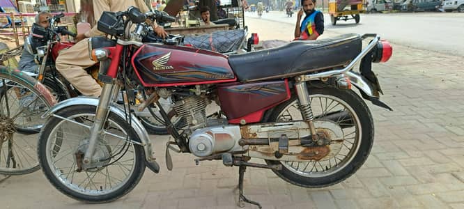 Honda 125 2018 red colour