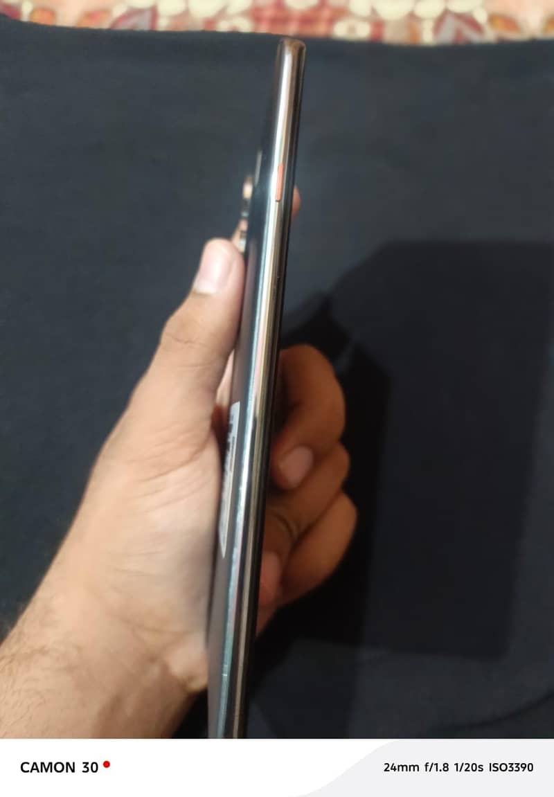Tecno CAMON 40 Pro 4