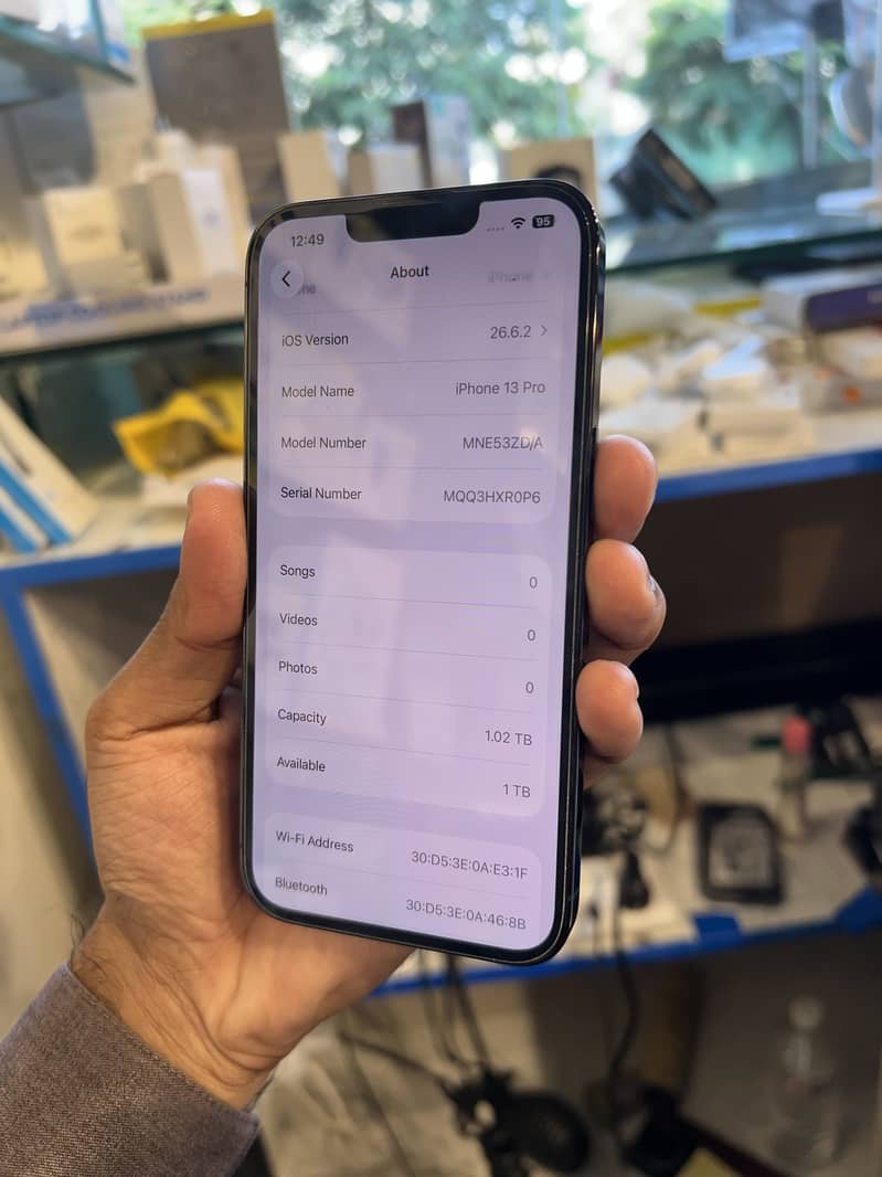 Apple iPhone 13 Pro 1