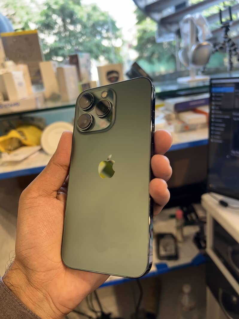 Apple iPhone 13 Pro 3