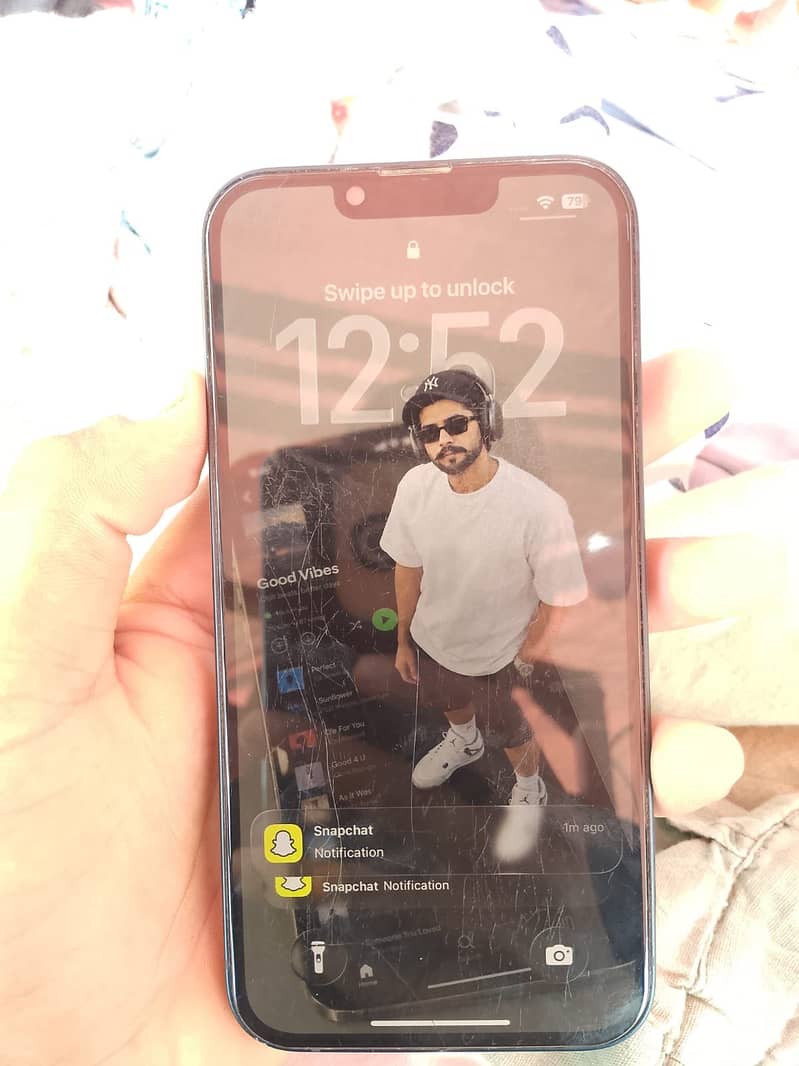 Apple iPhone 13 5