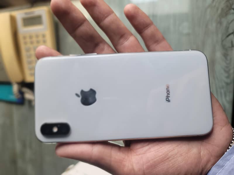 Apple iPhone X 5